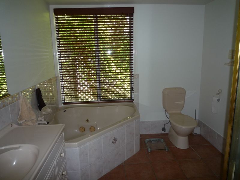14 Oriole Crt, Eli Waters QLD 4655