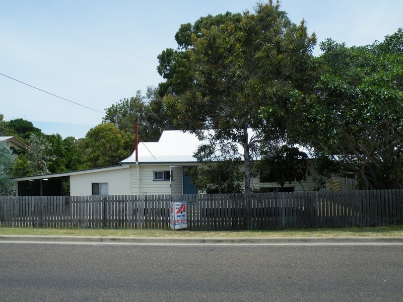23 King St, Urangan QLD 4655