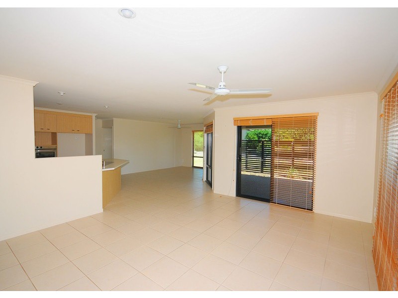20 Seahorse Cct, Dundowran Beach QLD 4655