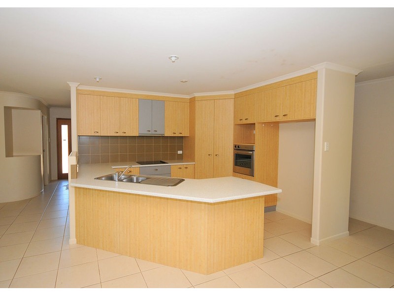 20 Seahorse Cct, Dundowran Beach QLD 4655