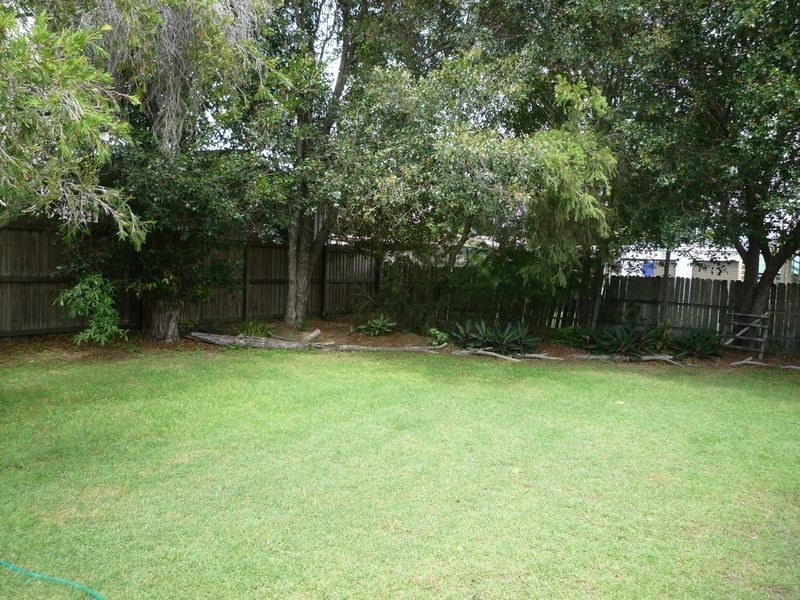 135 Cunningham Street, Urangan QLD 4655