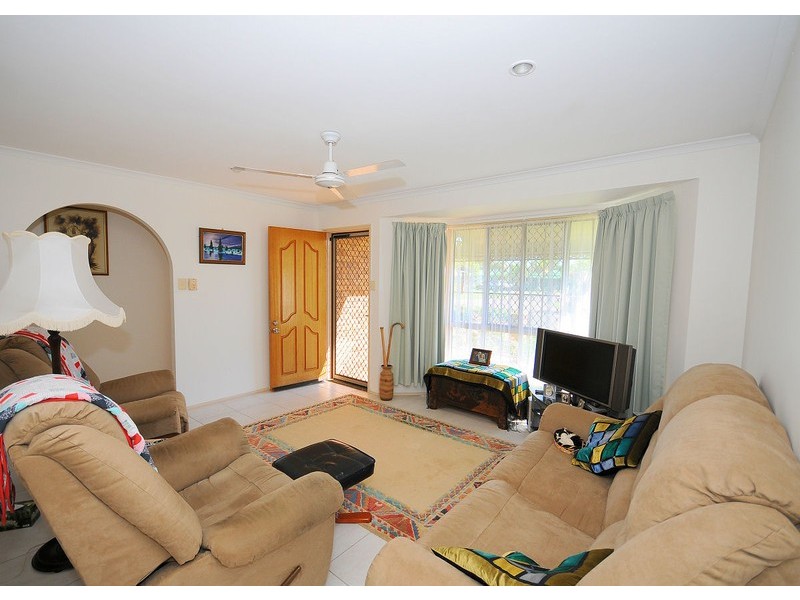 6 Aimee Drive, Urangan QLD 4655