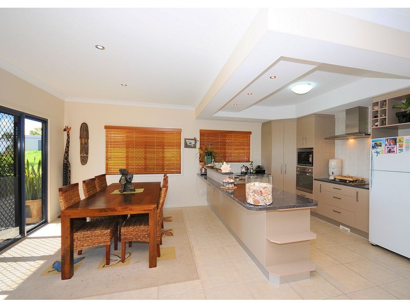 12  Blue Water Dve, Booral QLD 4655