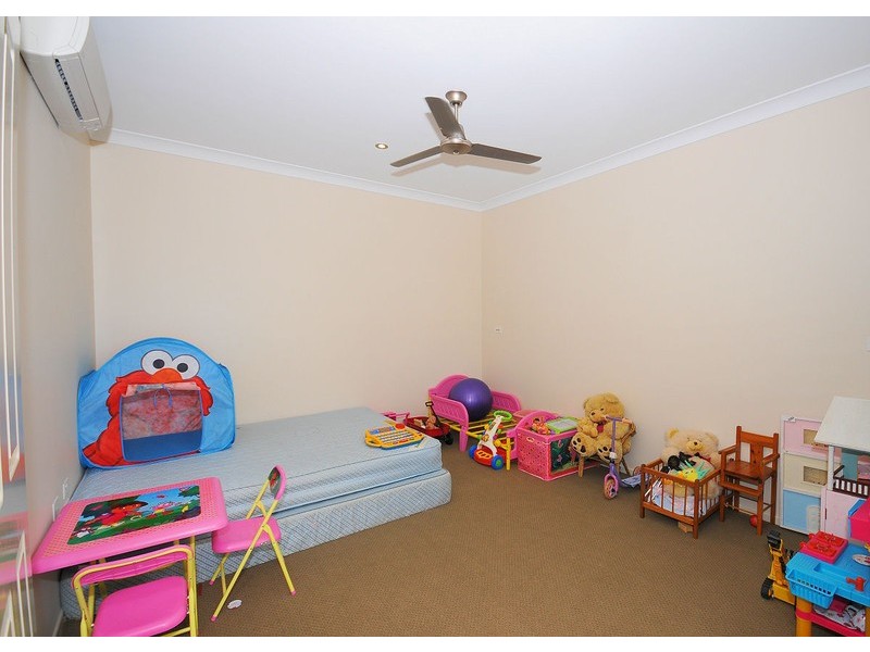 12  Blue Water Dve, Booral QLD 4655