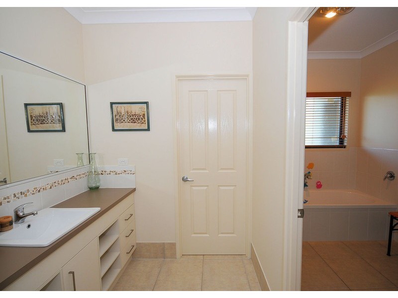 12  Blue Water Dve, Booral QLD 4655
