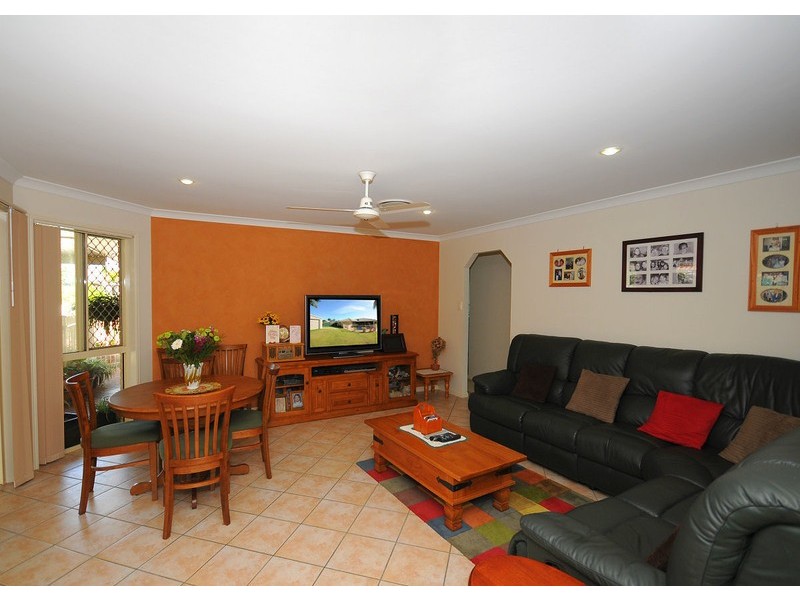 8  Delmo Court, Urraween QLD 4655