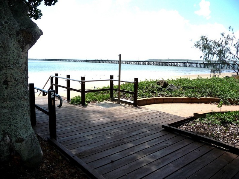 19 Hibiscus Street, Urangan QLD 4655