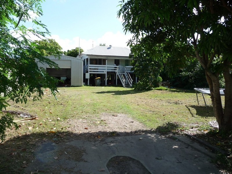 19 Hibiscus Street, Urangan QLD 4655