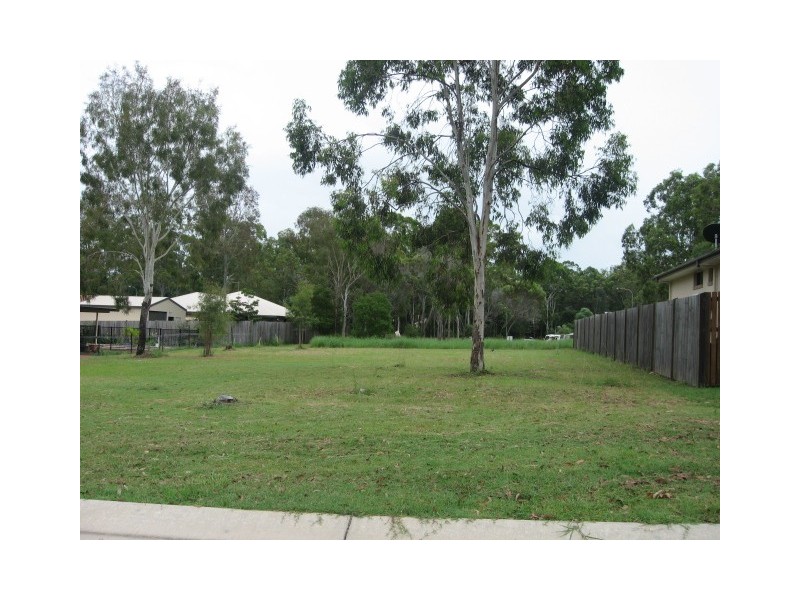 8 Katandra Crt, Point Vernon QLD 4655