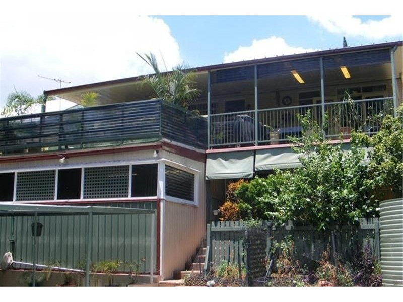 11 Luya St, Fairfield QLD 4103