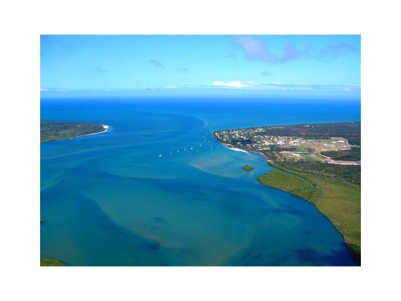 46 Honey Myrtle Cl, Burrum Heads QLD 4659