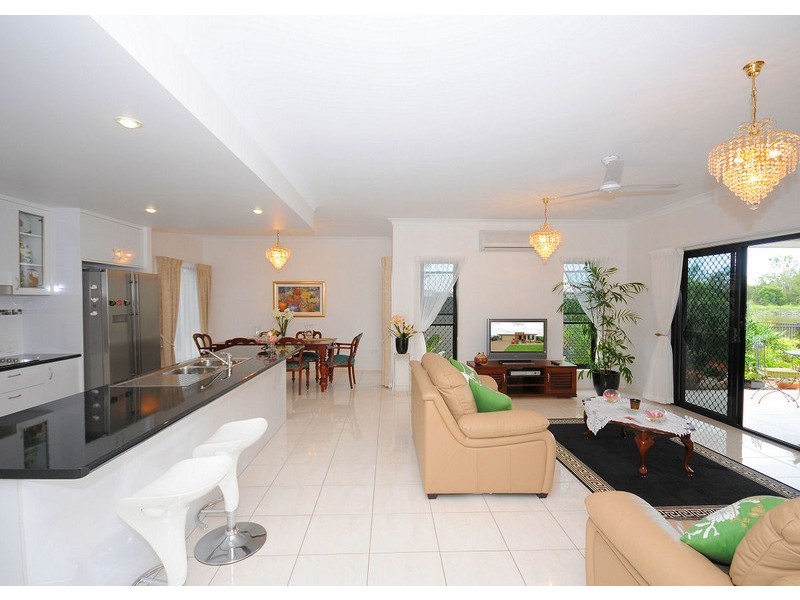 11 Harmony Avenue, Urraween QLD 4655