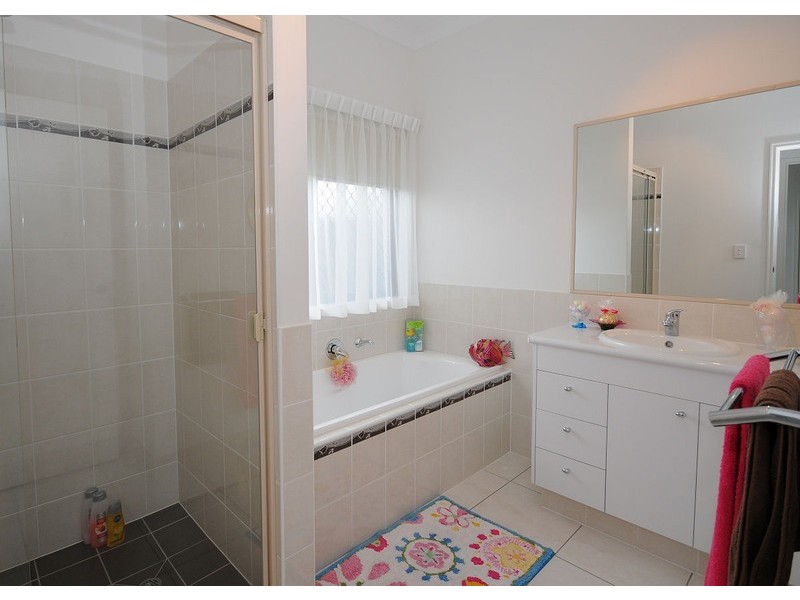 11 Harmony Avenue, Urraween QLD 4655