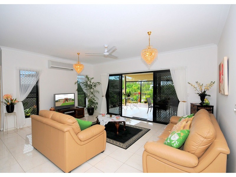 11 Harmony Avenue, Urraween QLD 4655