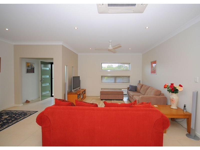 17 Amstal Avenue, Wondunna QLD 4655