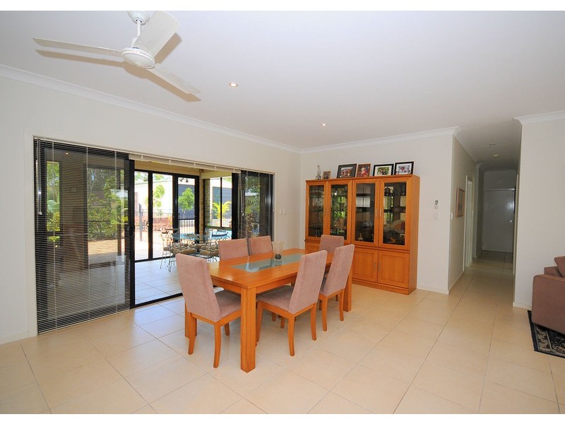 17 Amstal Avenue, Wondunna QLD 4655