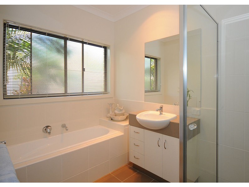 17 Amstal Avenue, Wondunna QLD 4655