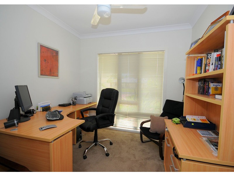 17 Amstal Avenue, Wondunna QLD 4655