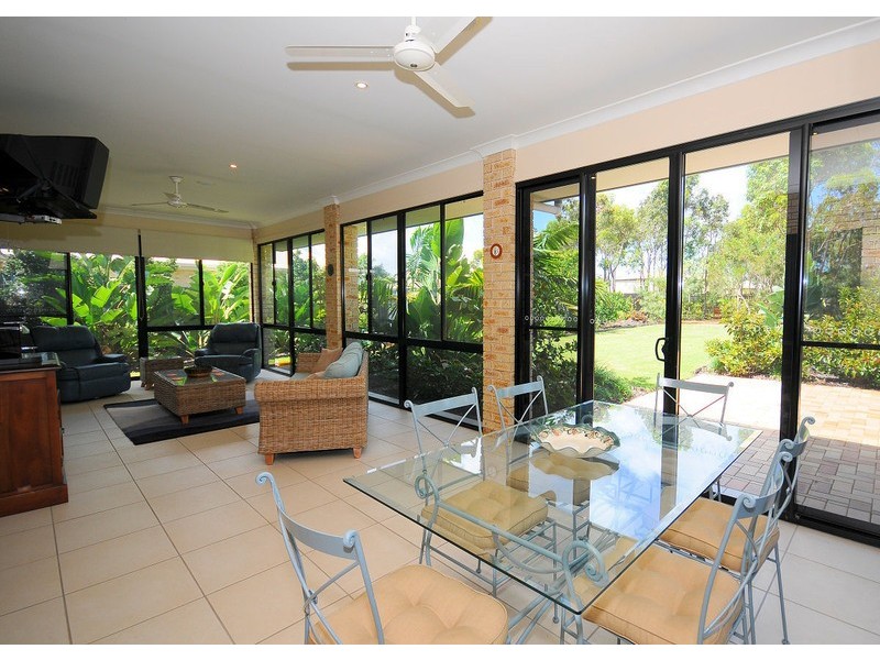 17 Amstal Avenue, Wondunna QLD 4655