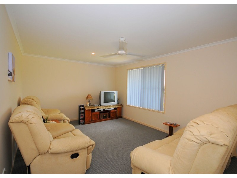 18 Bronton Way, Point Vernon QLD 4655