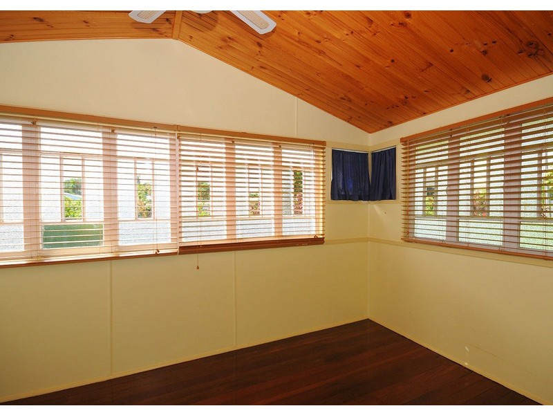 9 Down Street, Scarness QLD 4655