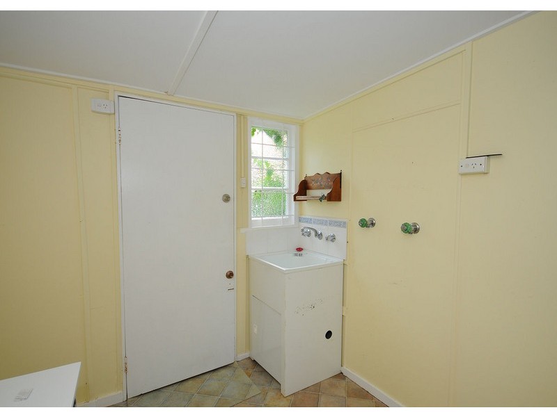 9 Down Street, Scarness QLD 4655