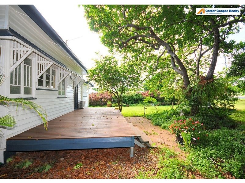 9 Down Street, Scarness QLD 4655