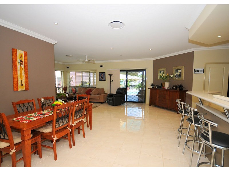 6 Gwen Crt, Urraween QLD 4655