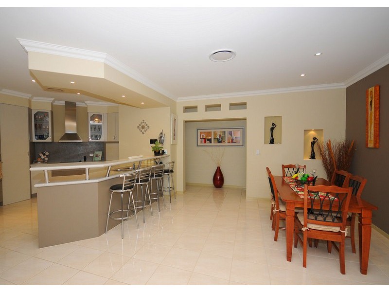 6 Gwen Crt, Urraween QLD 4655