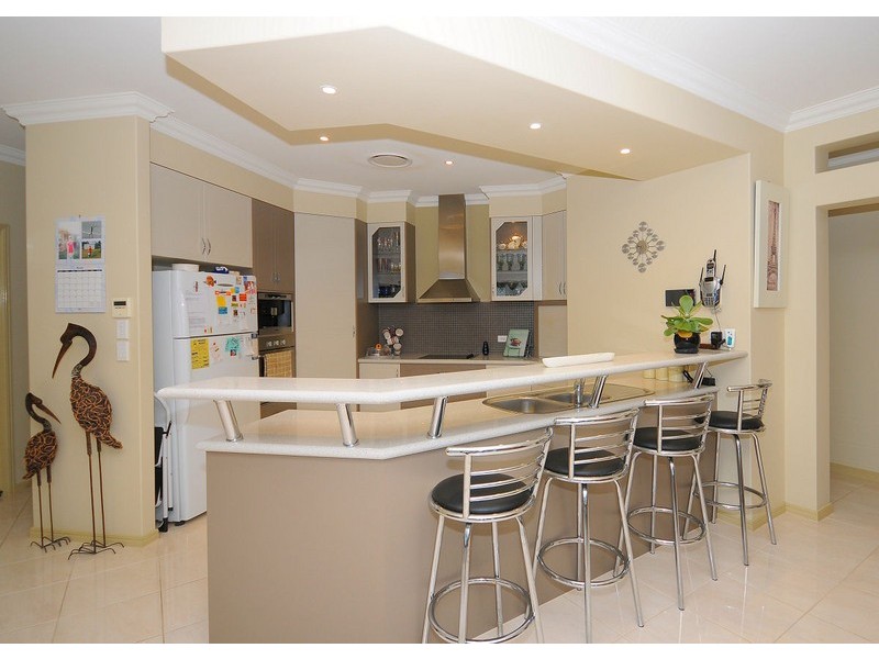 6 Gwen Crt, Urraween QLD 4655