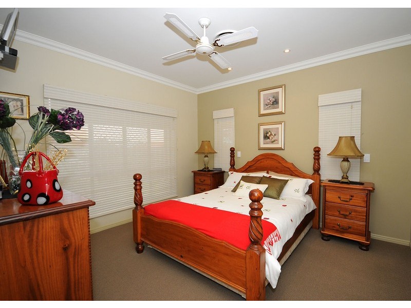 6 Gwen Crt, Urraween QLD 4655