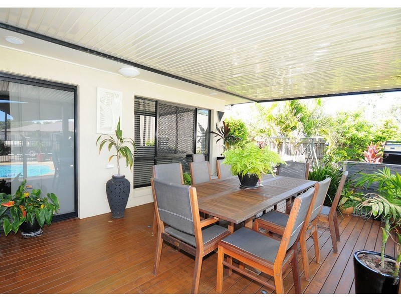 6 Gwen Crt, Urraween QLD 4655