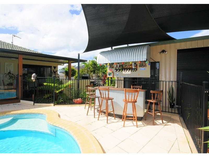 6 Gwen Crt, Urraween QLD 4655