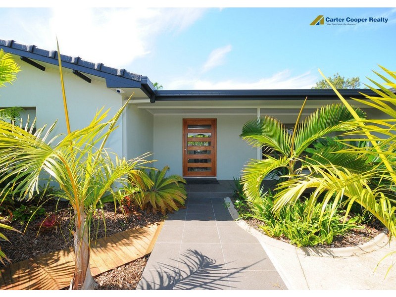 20 Stewart Street, Urangan QLD 4655
