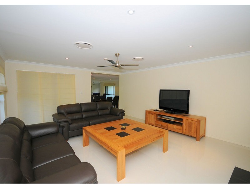 20 Stewart Street, Urangan QLD 4655