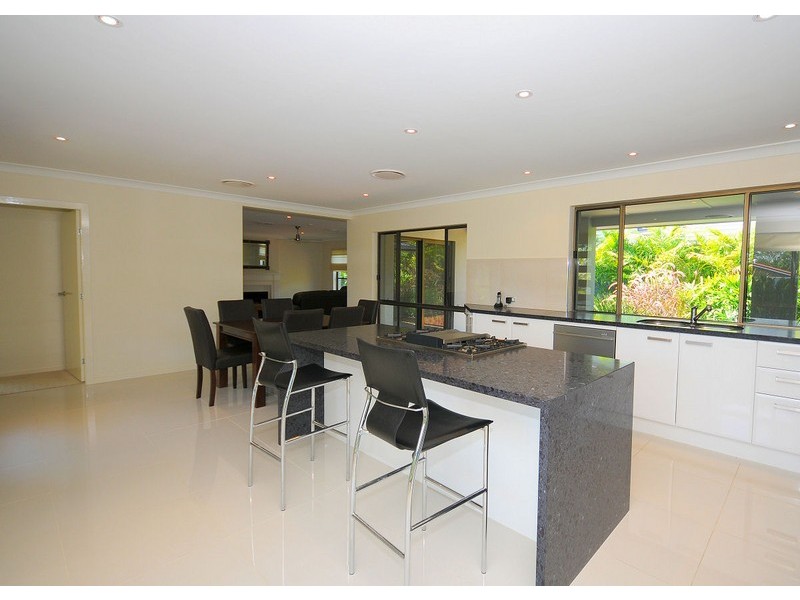 20 Stewart Street, Urangan QLD 4655