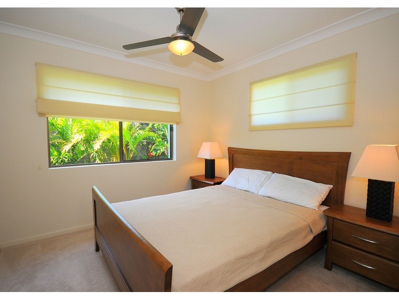 20 Stewart Street, Urangan QLD 4655