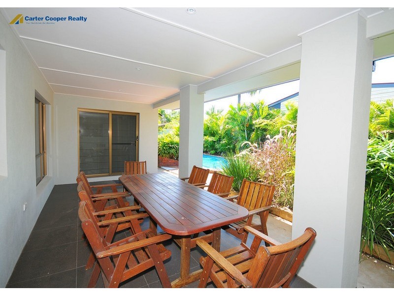 20 Stewart Street, Urangan QLD 4655