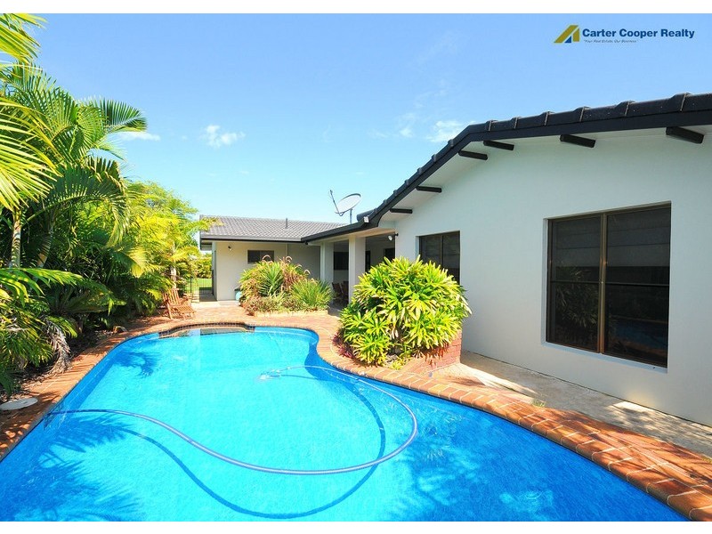 20 Stewart Street, Urangan QLD 4655