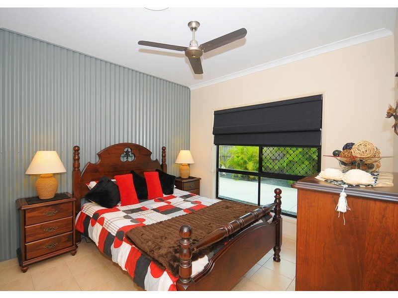 7 Amstal Ave, Wondunna QLD 4655