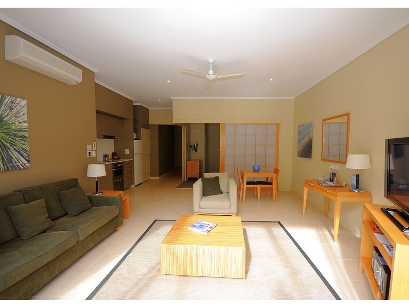 2/569 Charleton Esplanade, Urangan QLD 4655