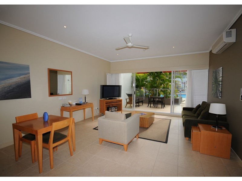 2/569 Charleton Esplanade, Urangan QLD 4655