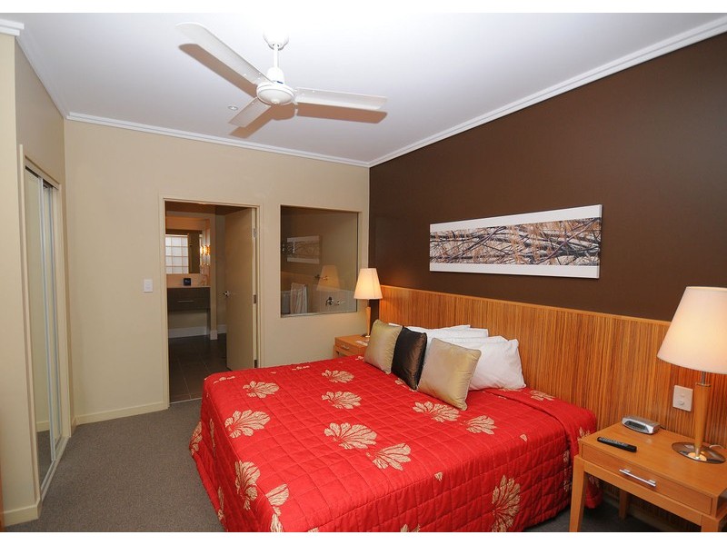 2/569 Charleton Esplanade, Urangan QLD 4655