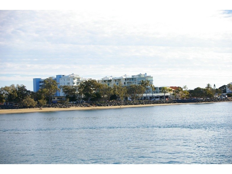 2/569 Charleton Esplanade, Urangan QLD 4655