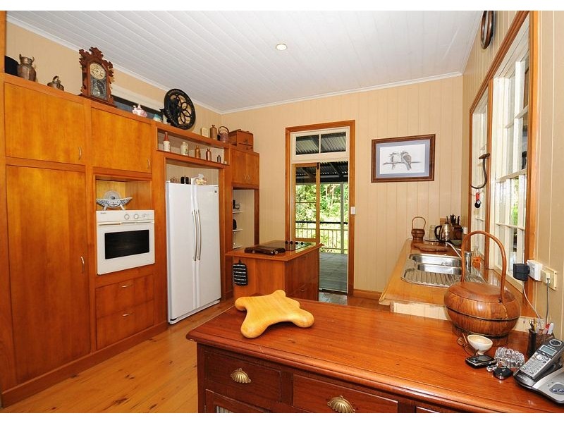 8 Ti Tree Rd West, Booral QLD 4655