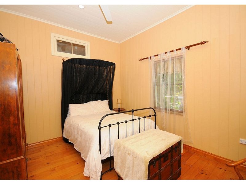 8 Ti Tree Rd West, Booral QLD 4655