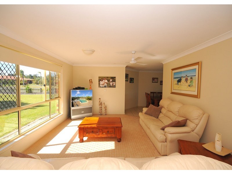 4 Caryota Crt, Dundowran Beach QLD 4655