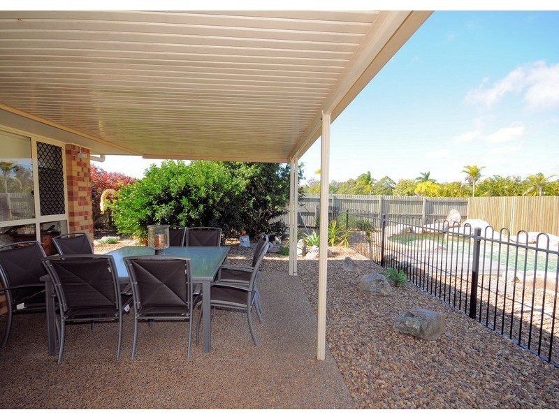 4 Caryota Crt, Dundowran Beach QLD 4655
