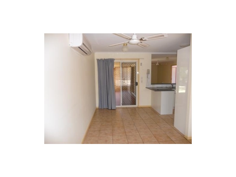 2 Dougan Street, Point Vernon QLD 4655