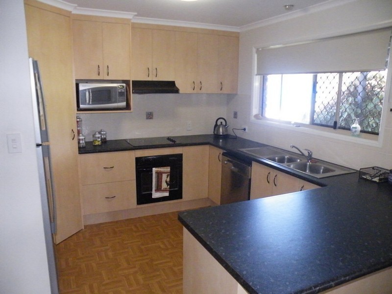 1 Lucyanne Court, Urangan QLD 4655